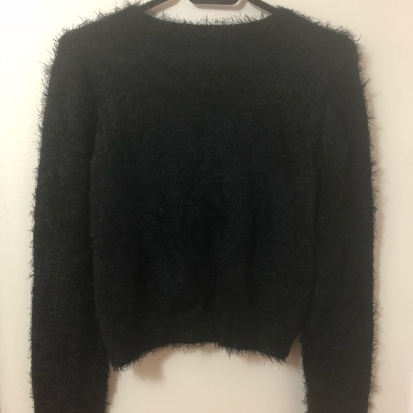 Fuzzy black cropped sweater - Picture 2 of 3